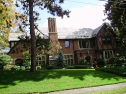 26 Dartmouth St, Newton, MA 02465-2602