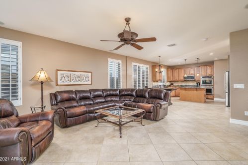 27417 60 Ln, Phoenix AZ 85035-4824 exterior