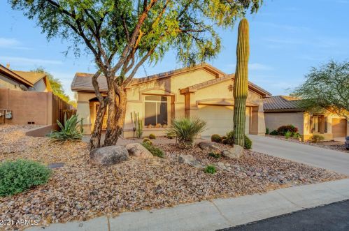 41515 Chase Oaks Way, Phoenix, AZ 85086-1184