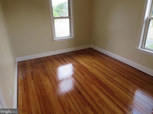 400 Mantua Ave, West Deptford NJ 08066-1278 exterior