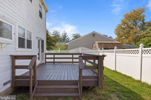 565 Salem Ave, West Deptford NJ 08096-3204 exterior