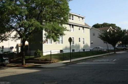 103 Overlook Ave, Belleville, NJ 07109-2705