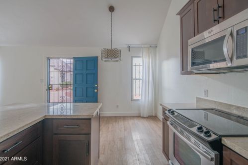 1124 Belmont Ave, Phoenix AZ 85051-6765 exterior