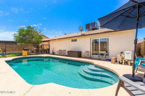 1444 Carson Rd, Phoenix AZ  85041-6711 exterior