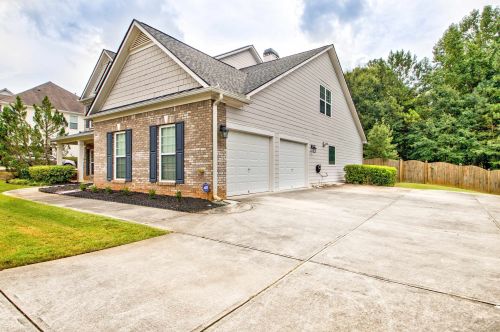 15 Stonebridge Xing, Newnan, GA 30265-6038