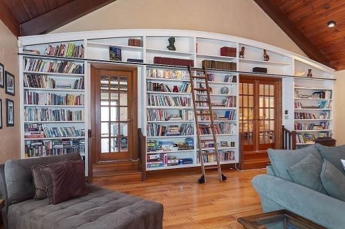 90 Countryside Ln, Milton MA 02186-4435 exterior