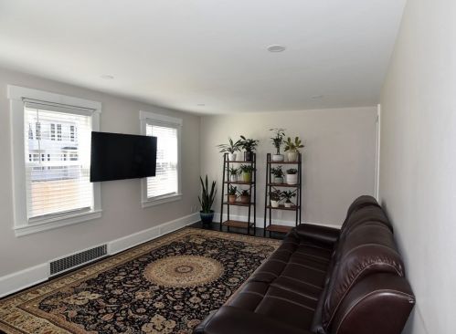 4 Estabrook St, Royalston MA  01331-3515 exterior