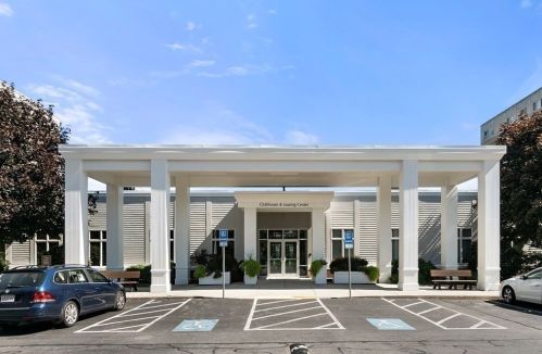 1 Cityview Ln, Quincy MA 02169-4674 exterior