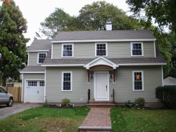40 Bradford Rd, Newton, MA 02461-1027