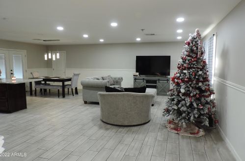 4001 61 St, Phoenix AZ 85033-1712 exterior