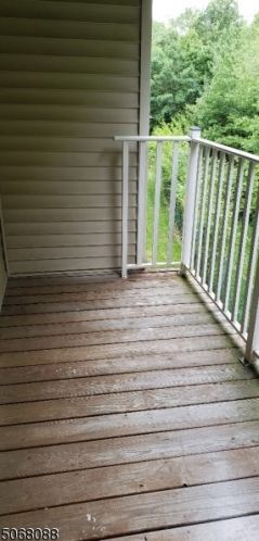 10 Katie Ct, East Hanover NJ  07936-3523 exterior