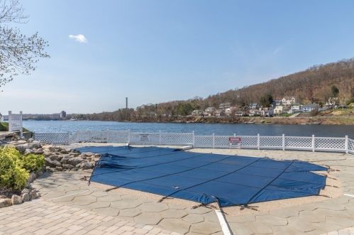 33 Eastern Point Dr, Shrewsbury MA  01545-2174 exterior