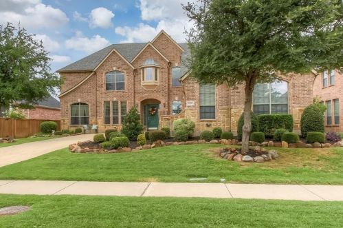 4433 Young Dr, Carrollton TX  75010-1145 exterior