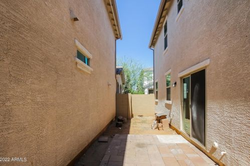2806 73rd Dr, Phoenix AZ  85035-3256 exterior