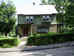 115 Waban St, Newton, MA 02458-1412