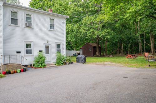 10 Carroll St, Weymouth MA 02189-1211 exterior