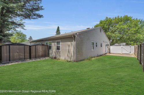 2537 Lexington Ct, Jackson Twp NJ 08527-5033 exterior