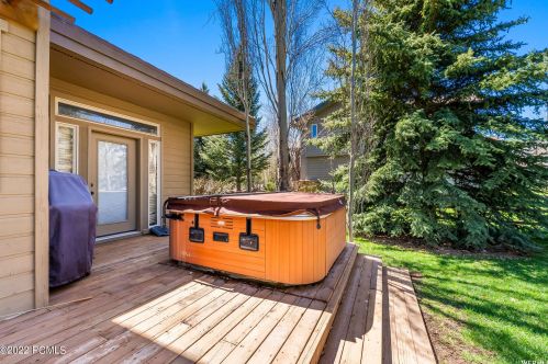 4923 Charlais Ln, Park City UT 84098-7552 exterior