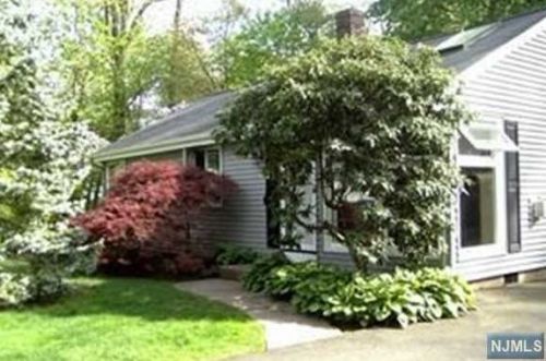 38 Delmar Ave, Cresskill NJ  07626-1502 exterior