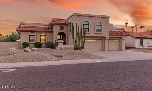 3835 Ahwatukee Dr, Phoenix AZ 85044-2033 exterior