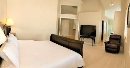 1736 Cathedral Rock Dr, Phoenix AZ 85048-9136 exterior