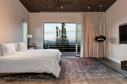 143 White Pne Cyn Rd, Park City UT 84060-6505 exterior