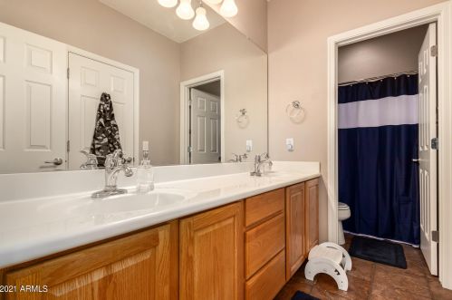 5227 Desperado Way, Phoenix AZ  85083-7353 exterior