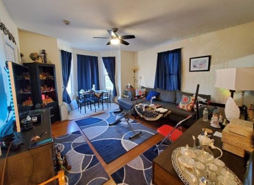 25 Hollywood St, Worcester, MA 01610-3259