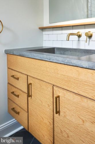 5221 Hazel Ave, Philadelphia PA  19143-1526 exterior