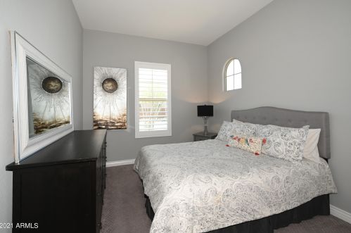 22029 33 Pl, Phoenix AZ 85018 exterior