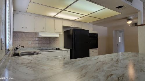 7928 Earll Dr, Phoenix, AZ 85033-4820