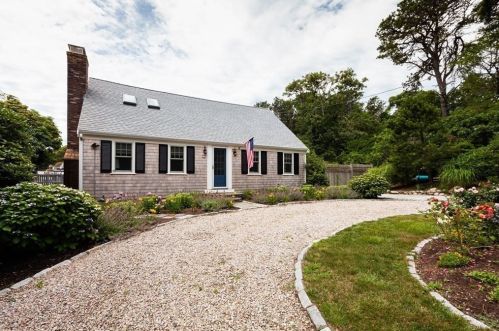 74 Ellis St, Chatham MA  02633-1881 exterior