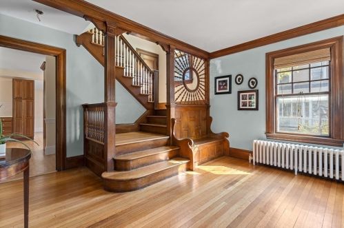 575 Watertown St, Newton, MA 02460-1320