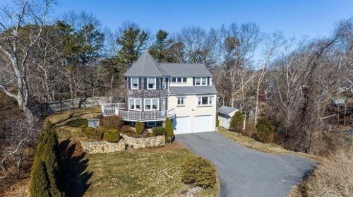 1 Lily Pond Rd, Plymouth, MA 02360-7104