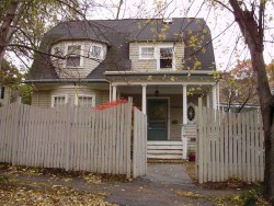 11 Hyde St, Newton, MA 02461-1203