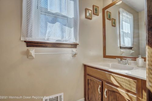 11 Red Cedar Ct, Jackson Twp NJ 08527-1351 exterior