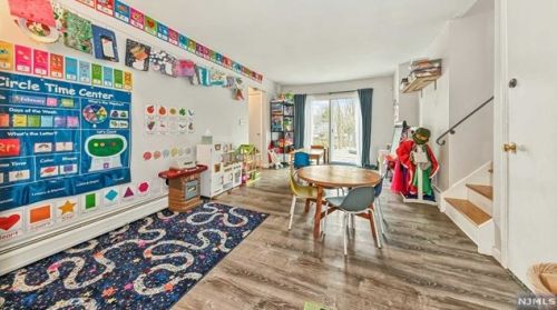 25 Catherine Ct, Skyline Lakes NJ  07456-1838 exterior