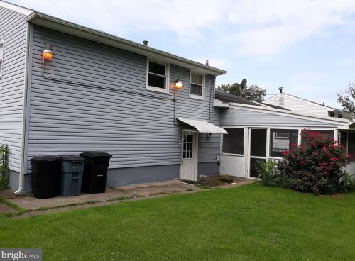 225 Marion Ave, West Deptford NJ 08093-1824 exterior