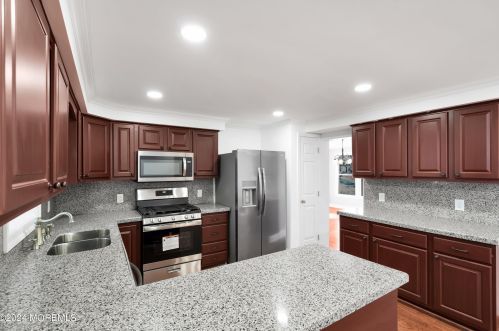 6 Afton Rd, Jackson Twp NJ 08527-3131 exterior