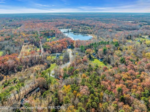 6 Pitney Ln, Jackson Twp NJ 08527-2933 exterior