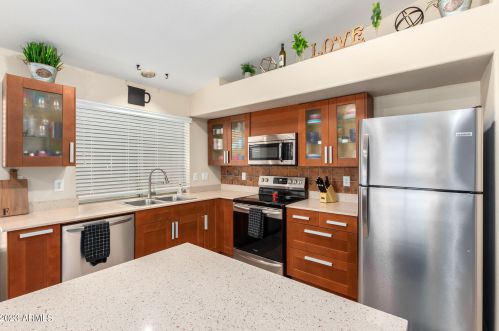 4342 Abraham Ln, Phoenix AZ  85050-6895 exterior