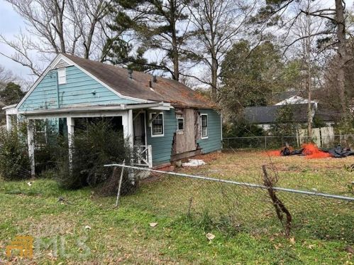 89 Holly Rd, Atlanta GA 30314-2002 exterior