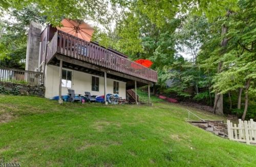 377 Skyline Lk Dr, Skyline Lakes NJ 07456-1953 exterior