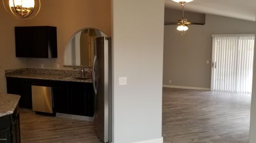 18805 43rd Pl, Phoenix, AZ 85050-3739