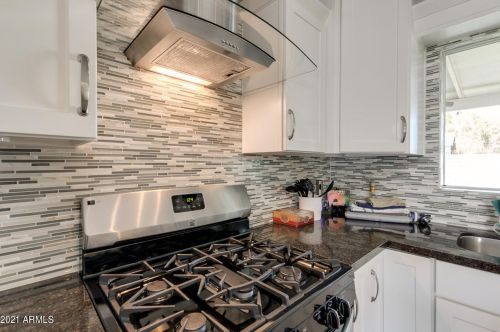 3340 Clarendon Ave, Phoenix AZ 85031-3140 exterior