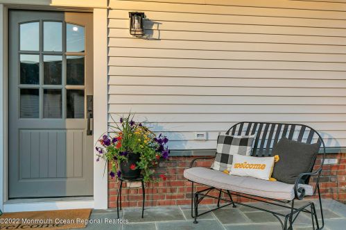 61 Winding Way, Little Silver NJ 07739-1720 exterior