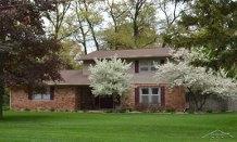 23 5 Oaks Dr, Saginaw, MI 48638-5906