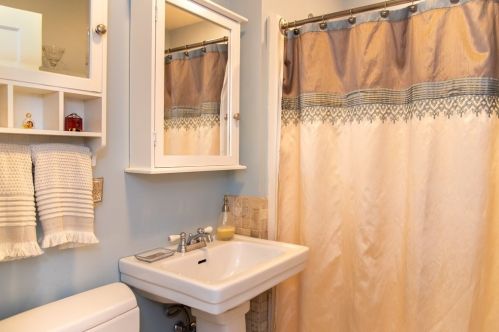 46 Blossom St, Arlington MA 02474-2639 exterior