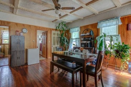 444 Brock Ave, New Bedford MA 02744-1437 exterior