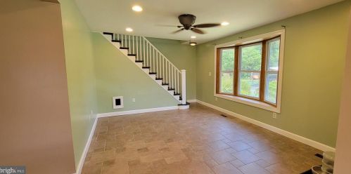 1859 Manhassett Ave, West Deptford NJ 08096-4307 exterior